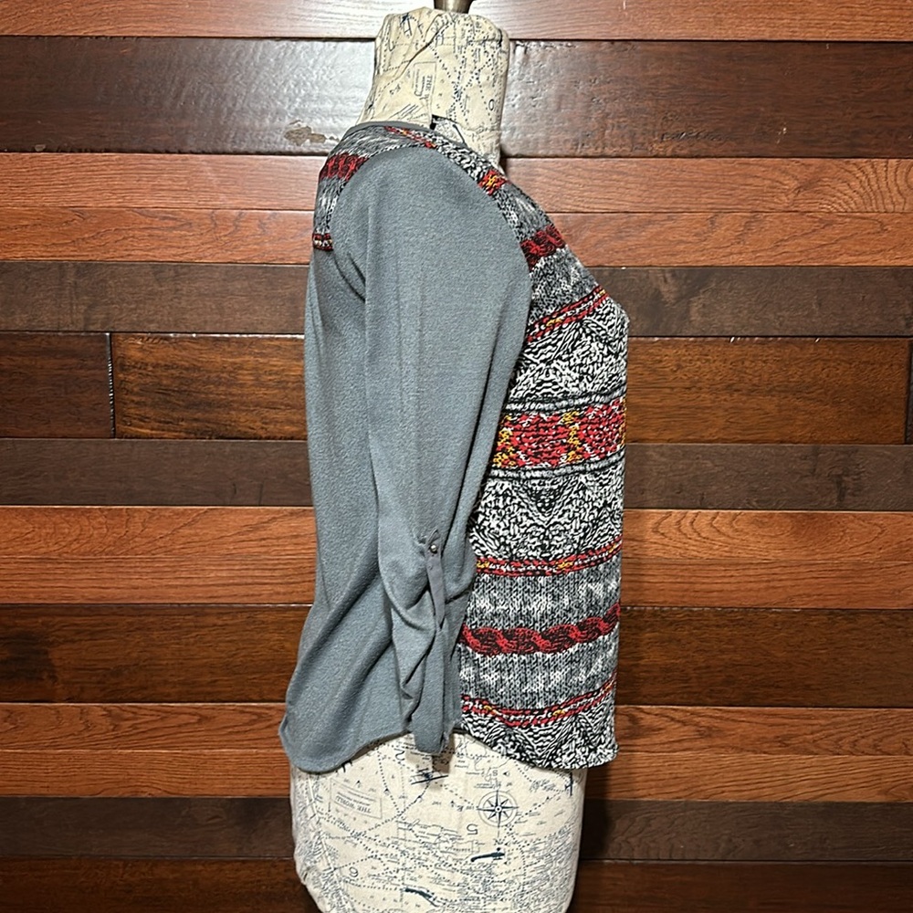 Black Rainn Scoop Neck 3/4 Sleeve Gray and Red Blouse - Picture 7 of 10